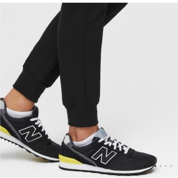 FIGS Zamora Jogger Scrub Pants Black Size M PO 1602 - Picture 9 of 15